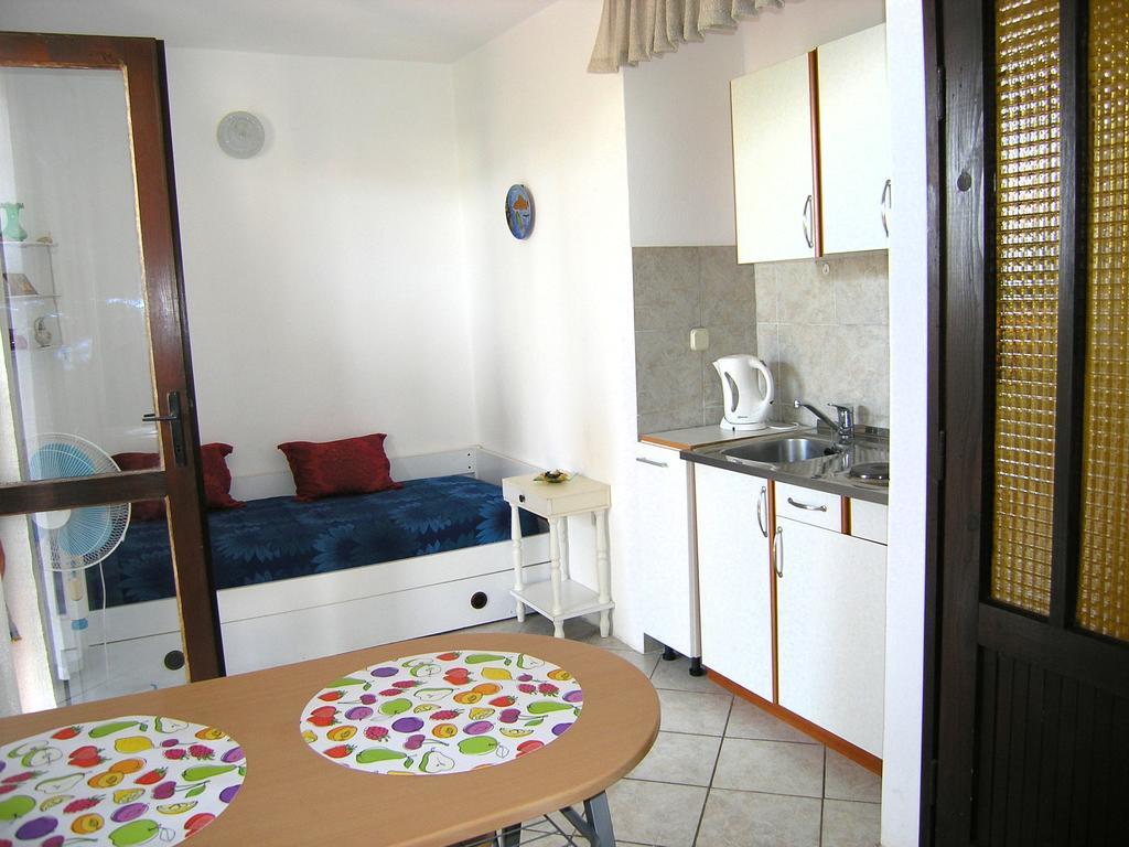 Apartmani Plach Krk Town Exterior foto